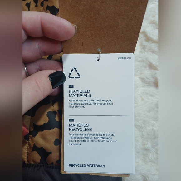 NEW The North Face Womens Circaloft Jacket Small Almond Butter Outdoors - Picture 7 of 12